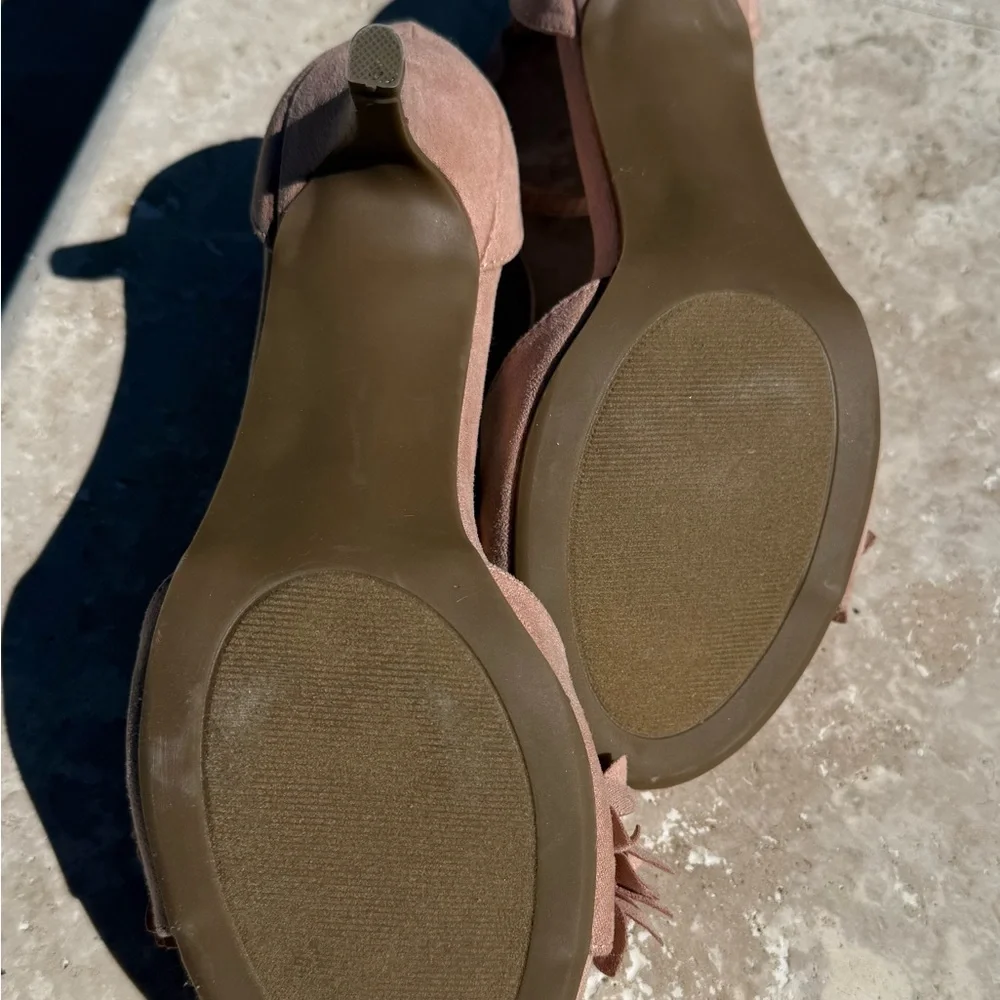 Elegant Floral Women's Sandals in Pink - Picture 15 of 16
